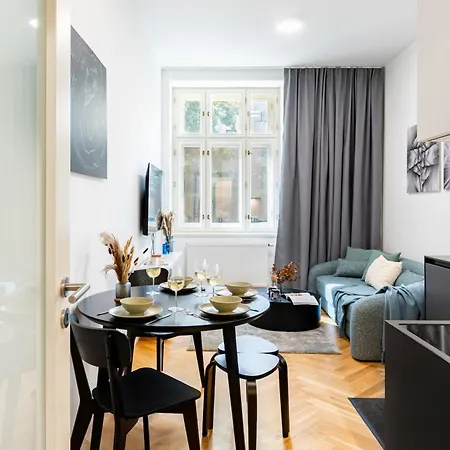 Apartment Days - One-bedroom With Smart Tv In Holesovice