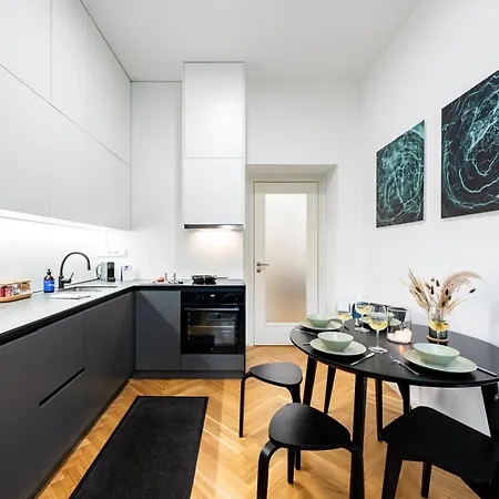 Days - One-bedroom With Smart Tv In Holesovice Apartment Prag