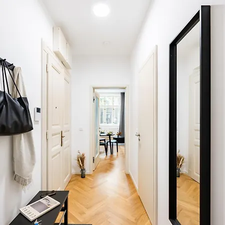Days - One-bedroom With Smart Tv In Holesovice Prag